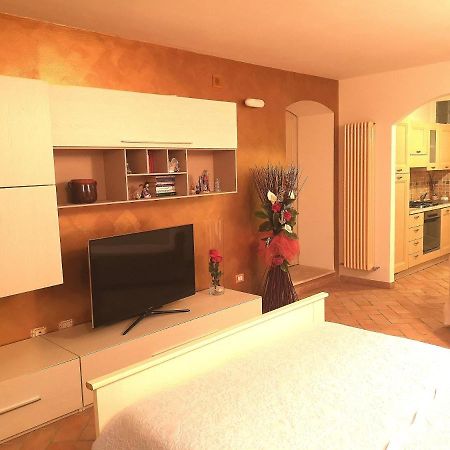 Casa Mica Hotel อับบาเดียซานซัลวาตอเร ภายนอก รูปภาพ